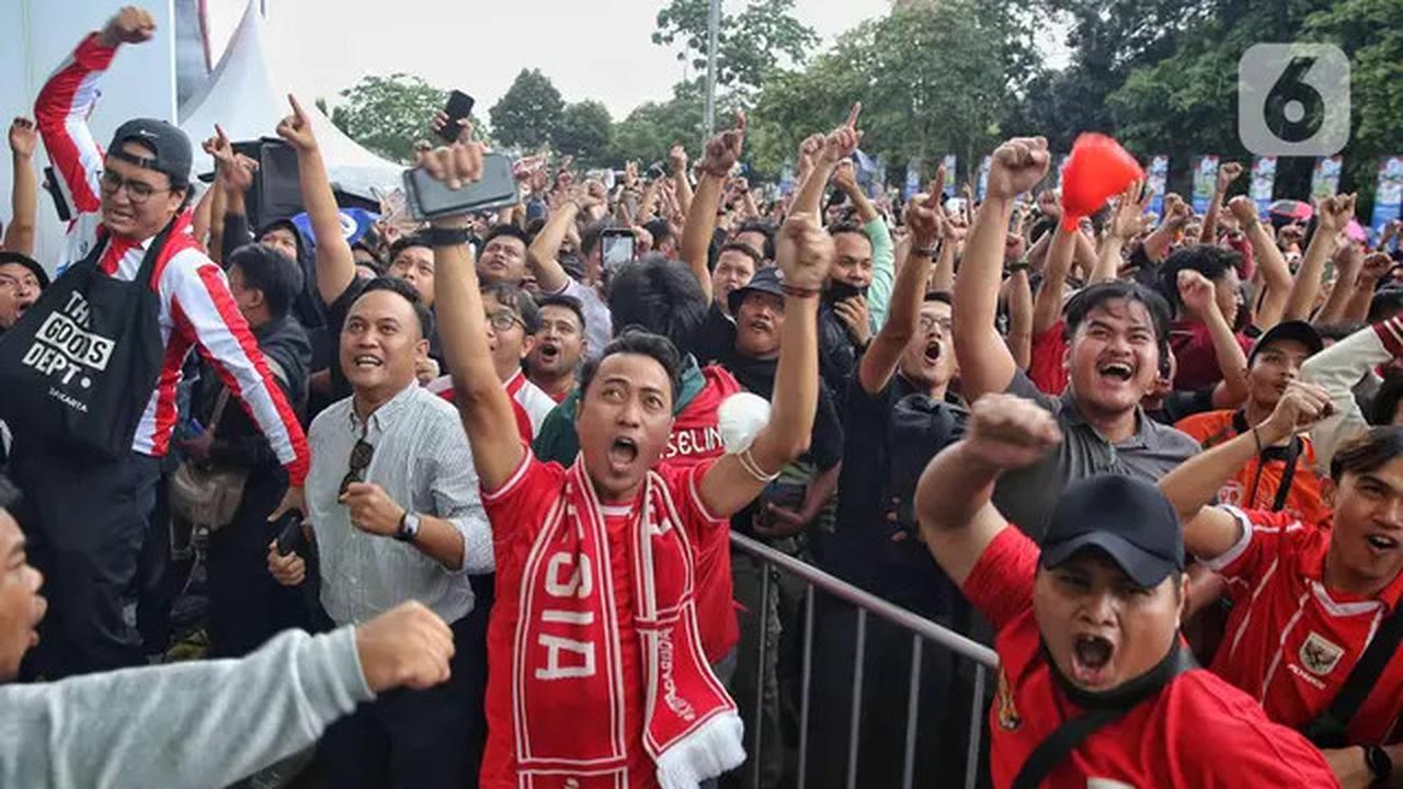 Antusiasme Suporter Skuad Garuda Nobar Laga Timnas Indonesia vs Australia di GBK