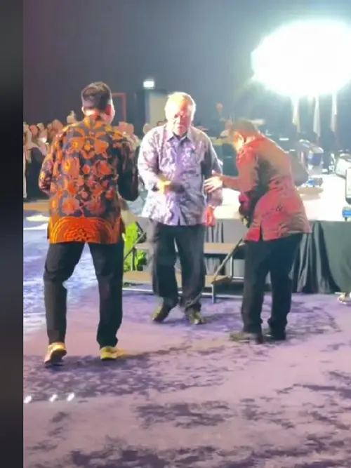 Narji Cagur Di-Prank Menteri PUPR Basuki Hadimuljono Waktu Salaman, Dibalas  Lebih Ngakak, Istri Komedian: Jangan Lucu-Lucu Pak - ShowBiz Liputan6.com