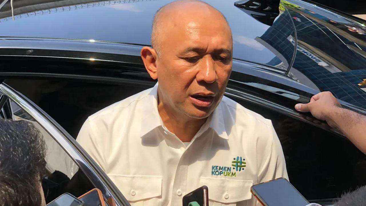 "Telah tercatat kemajuan dengan realisasi PBJ UMKM sebesar Rp221,49 triliun, angka yang memotivasi kita untuk terus memperkuat mekanisme pengadaan kita," kata Teten.