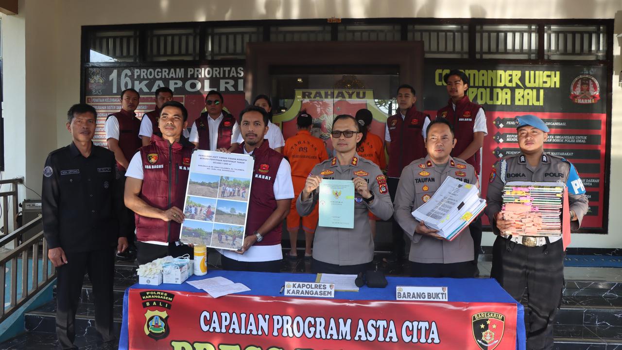 Polisi menetapkan dua perempuan sebagai tersangka korupsi LPD dengan kerugian negara Rp20 miliar