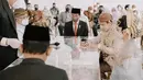 Pernikahan keduanya dilangsungkan di Ciputra Artpreneur Jakrarta dengan saksi Presiden Joko Widodo dan Menteri Sekretaris Negara Pratikno. (Instagram/belvadevara).