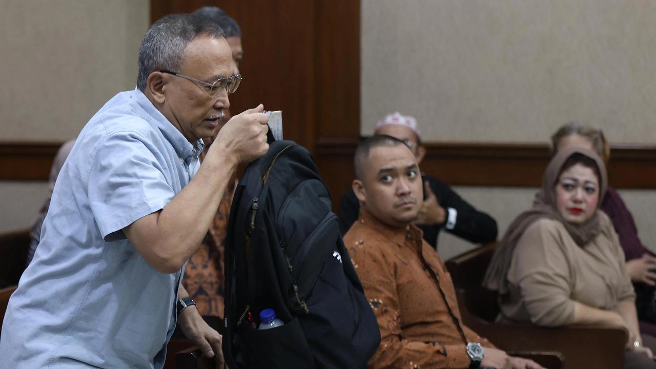 FOTO: Tiga Terdakwa Kasus  Korupsi Minyak Mentah  Dituntut Penjara 8 Tahun hingga 14 Tahun