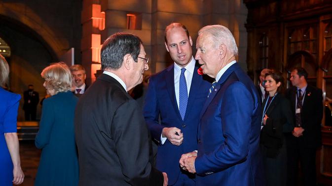 Pangeran William dari Inggris dan Presiden AS Joe Biden di resepsi COP26 Glasgow. Dok: COP26