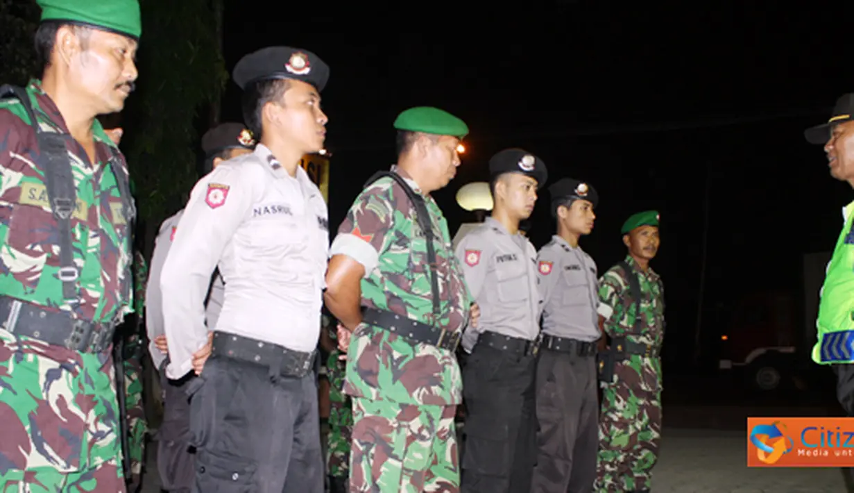 Citizen6, Kendal: Patroli gabungan antara pasukan Polres Kendal dan Kodim 0715/Kendal dipimpin oleh Kabag Operasi Kompol Heru Iriyanto. (Pengirim: Aryo Widianto)
