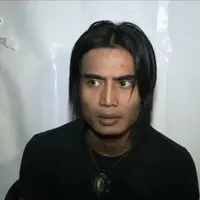 Charly Van Houten membenarkan bahwa mobil mewahnya ditarik oleh leasing. Ia pun menjelaskan kronologi dan alasan mengapa mobilnya ditarik oleh leasing.