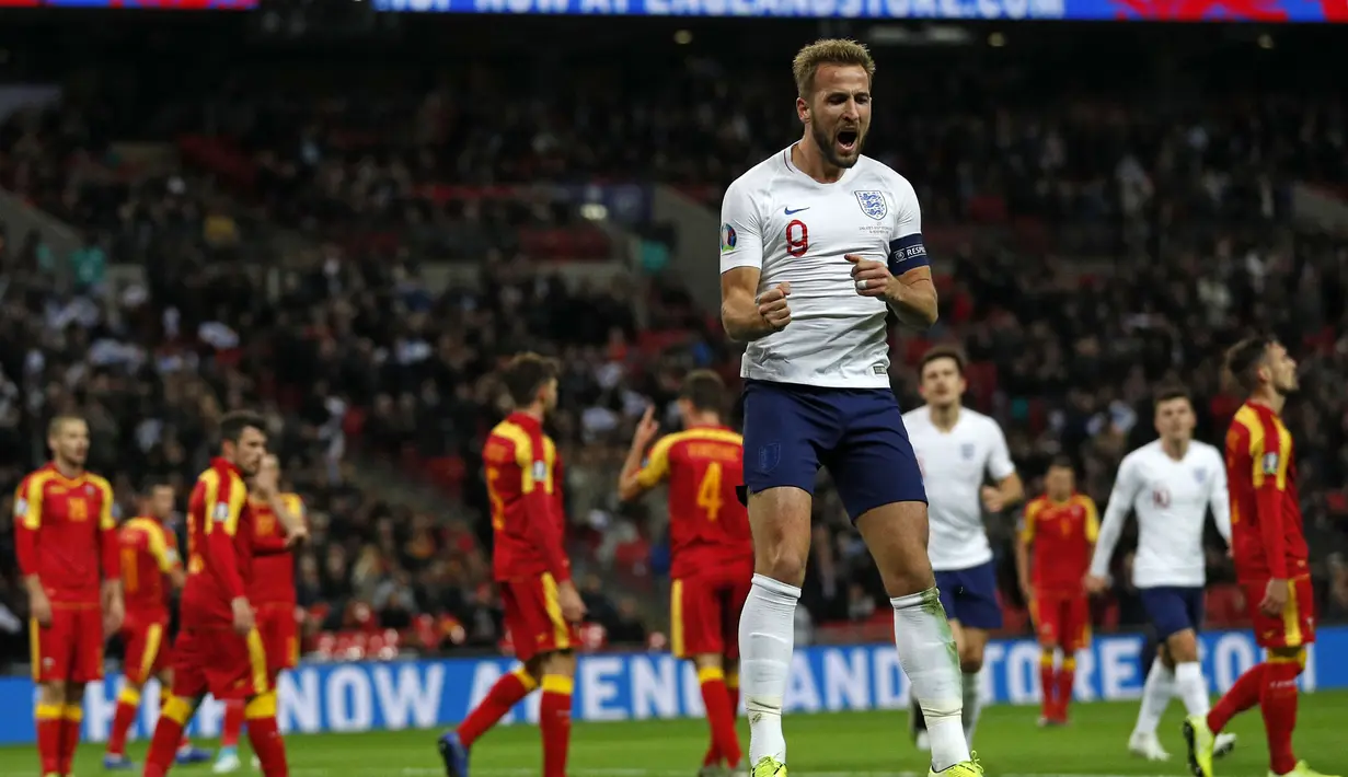 Striker Timnas Inggris berusia 30 tahun, Harry Kane total mencetak 12 gol dari 8 laga dalam kualifikasi Euro 2020. Tergabung di Grup A yang berisikan 5 negara, catatan gol Harry Kane mampu membawa negaranya lolos ke putaran final. Inggris finish sebagai juara Grup A di atas Republik Ceska dan sama-sama lolos langsung ke putaran final Euro 2020 yang diadakan di 11 negara. (AFP/Adrian Dennis)