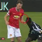 Jonny Evans vs Papiss Cisse (Mirror.co.uk)