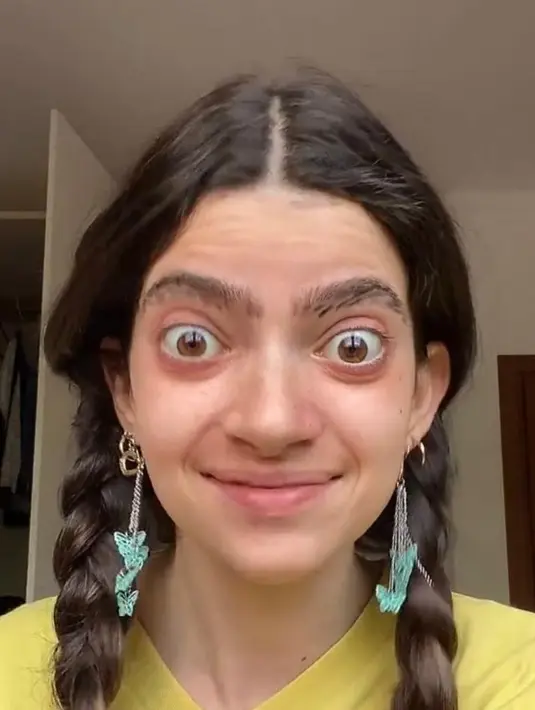 Sebelum sukses jadi beauty content creator, Fabiola mengatakan kepada LADBible sempat tidak percaya diri dengan penampilannya. (Tiktok/fabiola.baglieri).