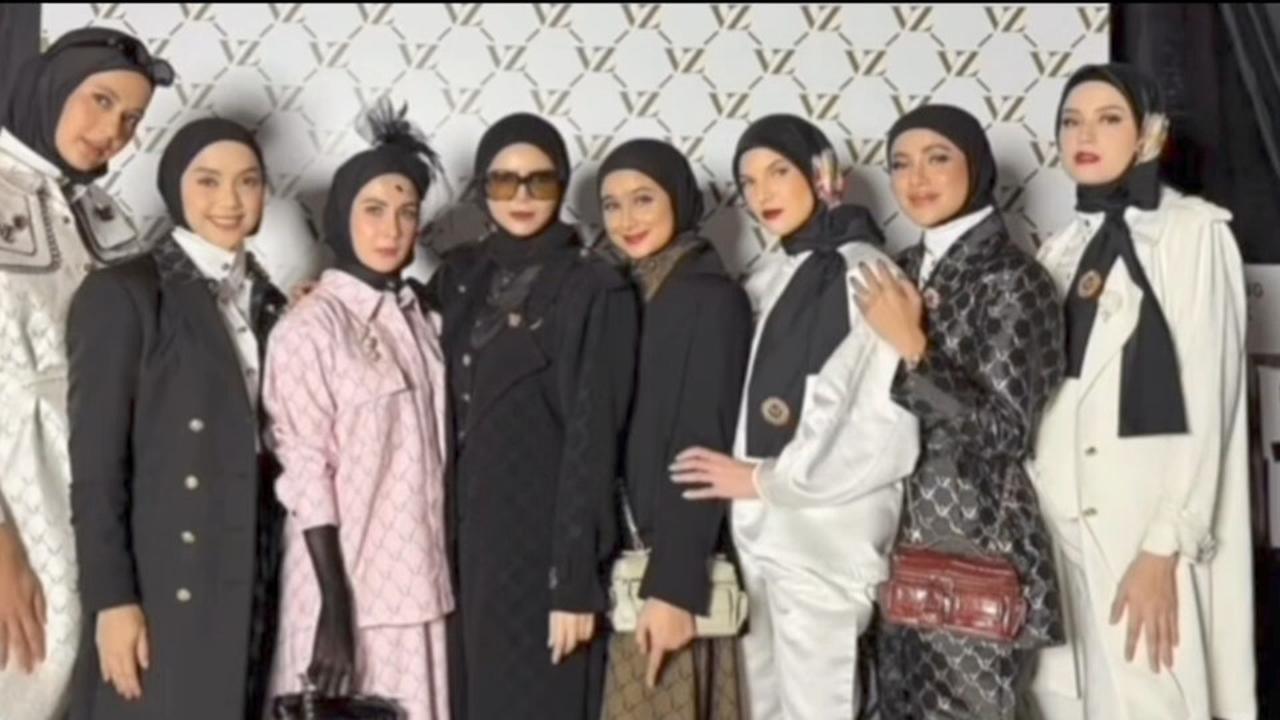 Kimberly Ryder Bertemu Paula Verhoeven di Fashion Show Vivi Zubedi, Ramai Jadi Sorotan