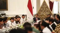 Presiden Joko Widodo memimpin sidang kabinet paripurna di Istana Merdeka,Jakarta,  Rabu (27/7).Usai pelantikan, Sejumlah menteri langsung ikuti sidang paripurna. (Liputan6.com/Faizal Fanani)
