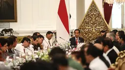 Presiden Joko Widodo memimpin sidang kabinet paripurna di Istana Merdeka,Jakarta,  Rabu (27/7).Usai pelantikan, Sejumlah menteri langsung ikuti sidang paripurna. (Liputan6.com/Faizal Fanani)