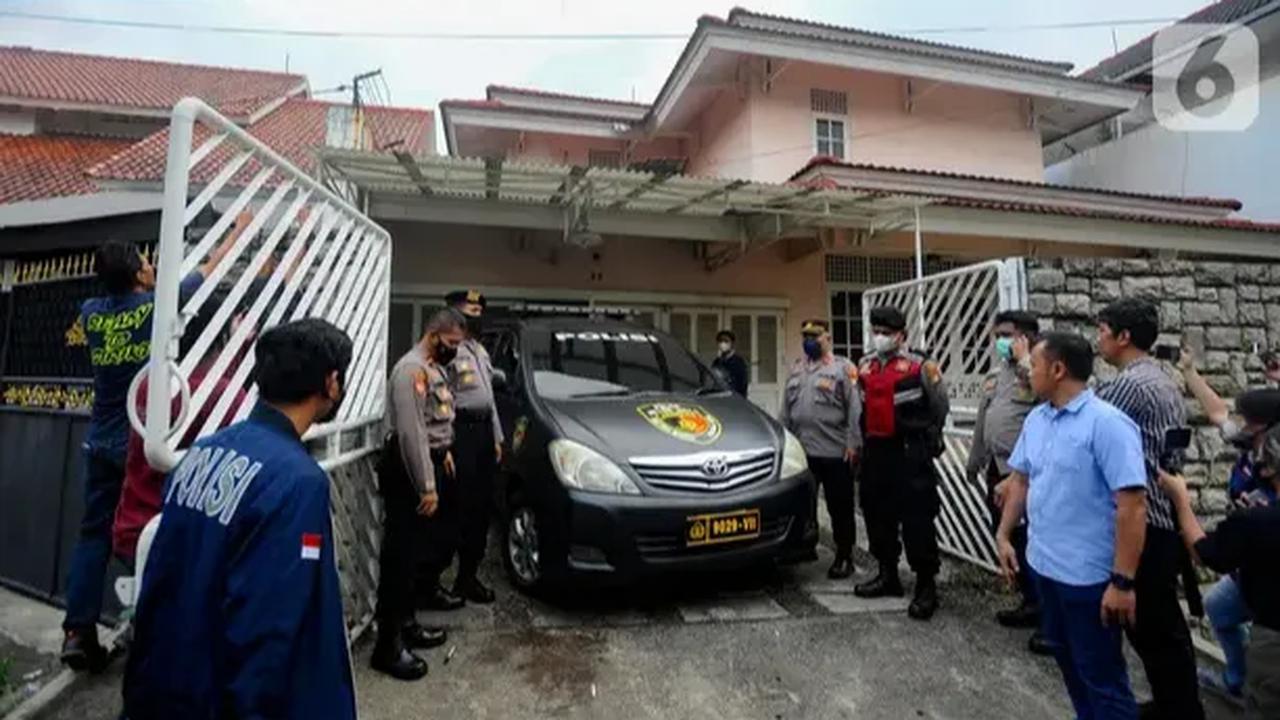 Polisi masih terus mendalami semua hal yang berkaitan dengan kematian Grace dan David. Informasi yang didapat, ibu dan anak itu selalu pergi setiap hari Kamis namun tidak ada yang tahu ke mana.