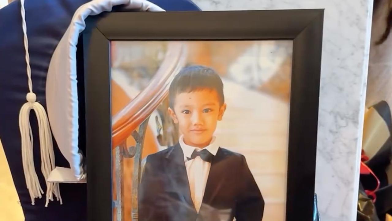 Momen almarhum Dante, anak Tamara Tyasmara dan Angger Dimas, dikenang saat wisuda di sekolah. (Foto: Dok. Instagram @tamaratyasmara)
