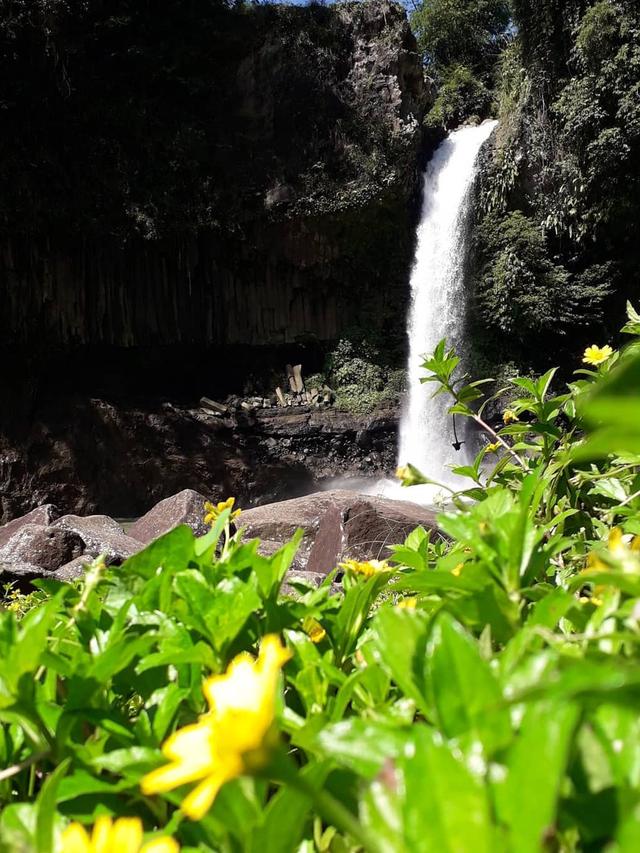 Panorama Indah Curug Lontar, Cukup Dipandang Jangan ...