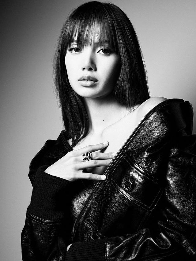 Undang Polemik, Lisa BLACKPINK Muncul di Sampul Vanity Fair Edisi ...