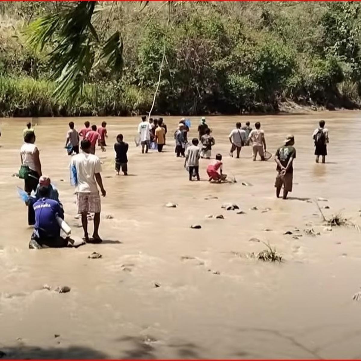Warga Grobogan ramai-ramai turun ke sungai