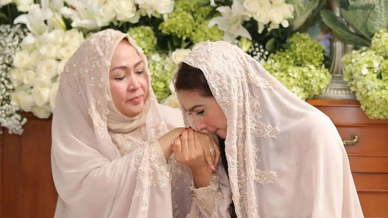 Nabila Syakieb dan ibundanya