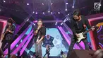 Penampilan band Armada saat Konser Gempita 2018 di Pantai karnaval Ancol, Jakarta, Minggu (31/12). Sederet penyanyi serta band kenamaan tanah air meramaikan Konser Gempita 2018. (Liputan6.com/Herman Zakharia)