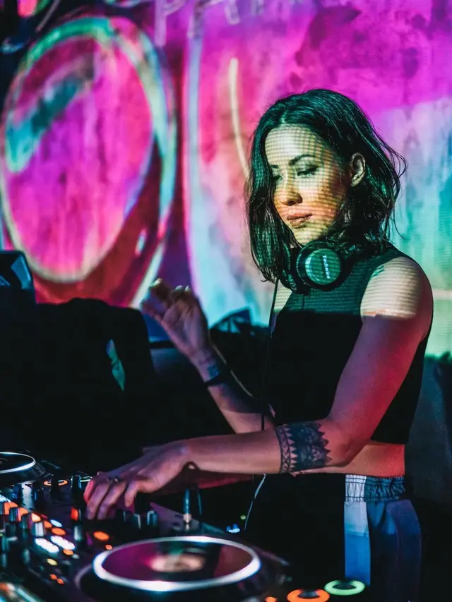 5 Potret Cantik Patricia Schuldtz Pacar Darma Mangkuluhur, Pancarkan Aura Wanita Berkelas