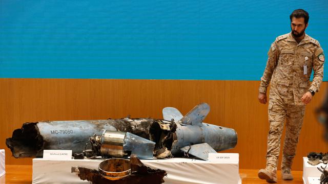 Penampakan Rudal dan Drone yang Serang Kilang Minyak Arab Saudi