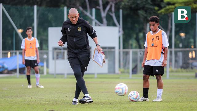 Foto: Nova Arianto Pimpin Latihan Perdana Timnas Indonesia U-16, Panggil 32 Pemain