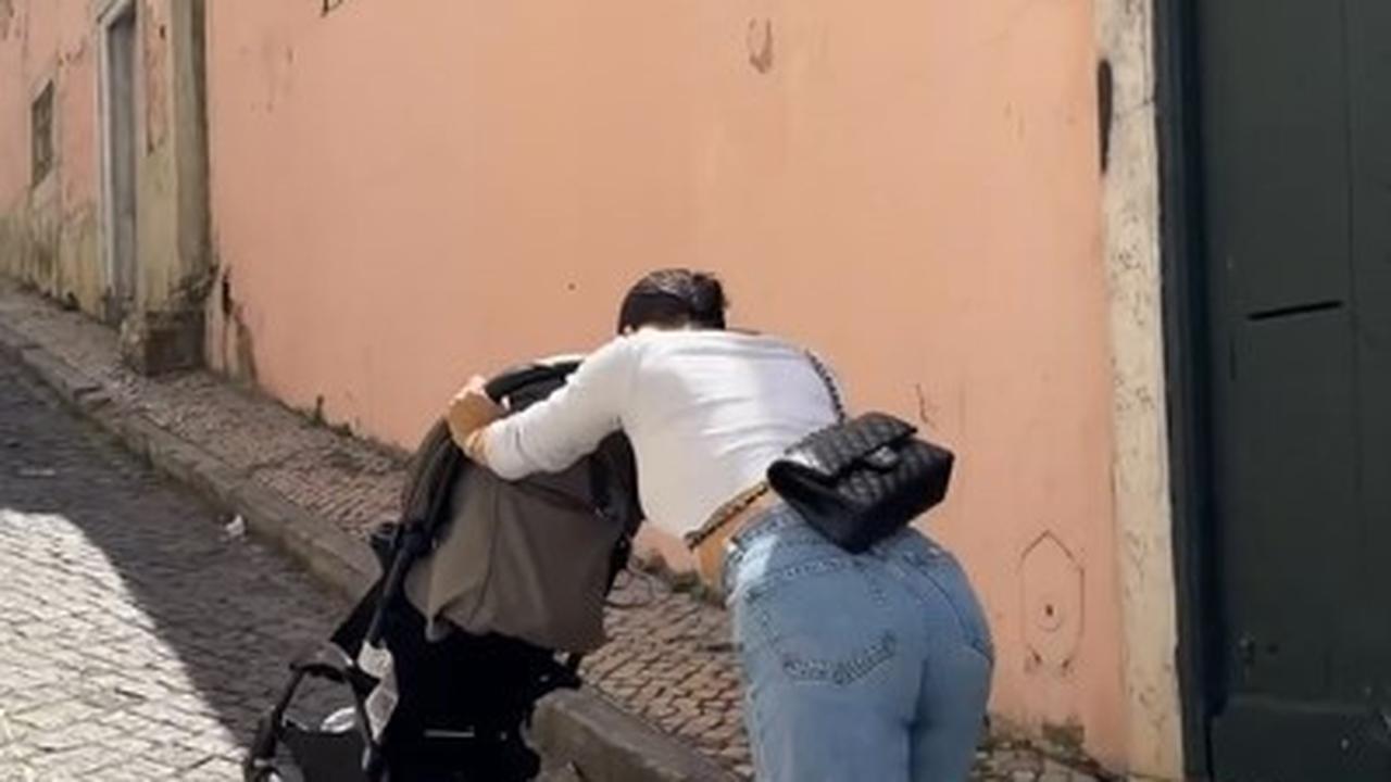 Jennifer dengan senang hati mengakui bahwa liburan ke Portugal kali ini benar-benar menyenangkan baginya, karena suasana dan pemandangan yang begitu indah dan memukau.<br>