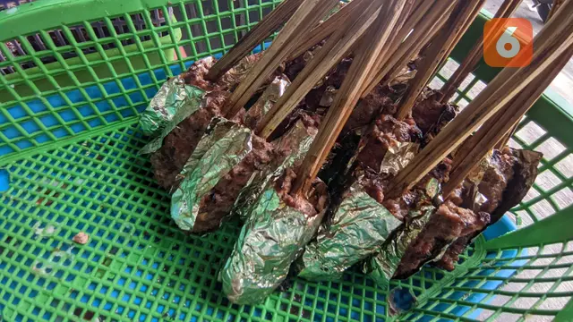 Legitnya Olahan Sate Buntel Haji Kasdi Solo ini Bikin Nagih