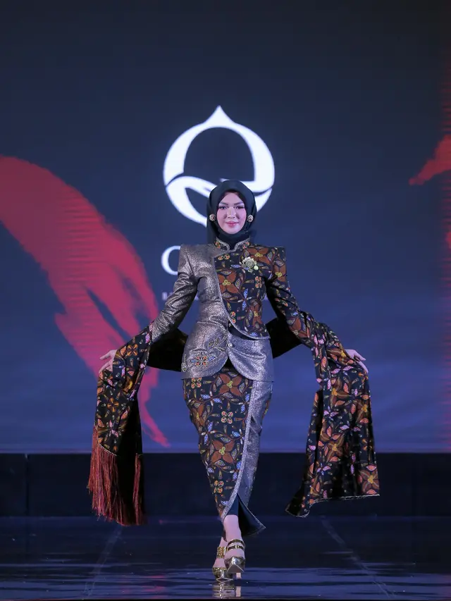 Zahra Yolanda Tampil Anggun dan Cantik dengan Busana Batik Pulau Taliabu