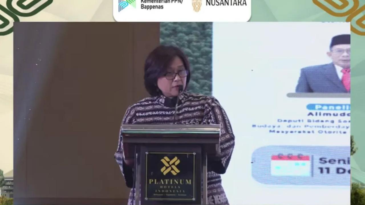 Menurut Staf Ahli Bidang Hubungan Kelembagaan Kementerian PPN/Bappenas Teni Widuriyanti membahas pentingnya keterlibatan dan kolaborasi semua pihak di sosialisasi tersebut.
