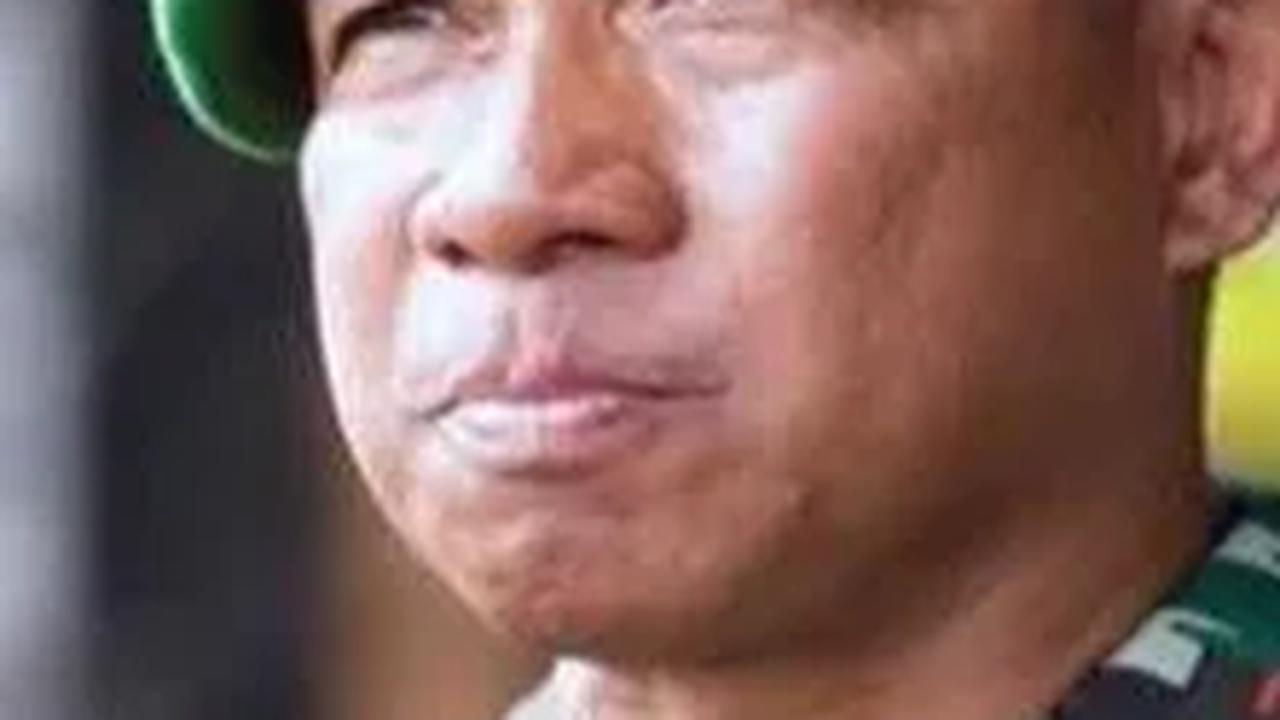 Dia mengawali karir militernya sebagai Kasi Ops Sektor A di Timor Timur.
