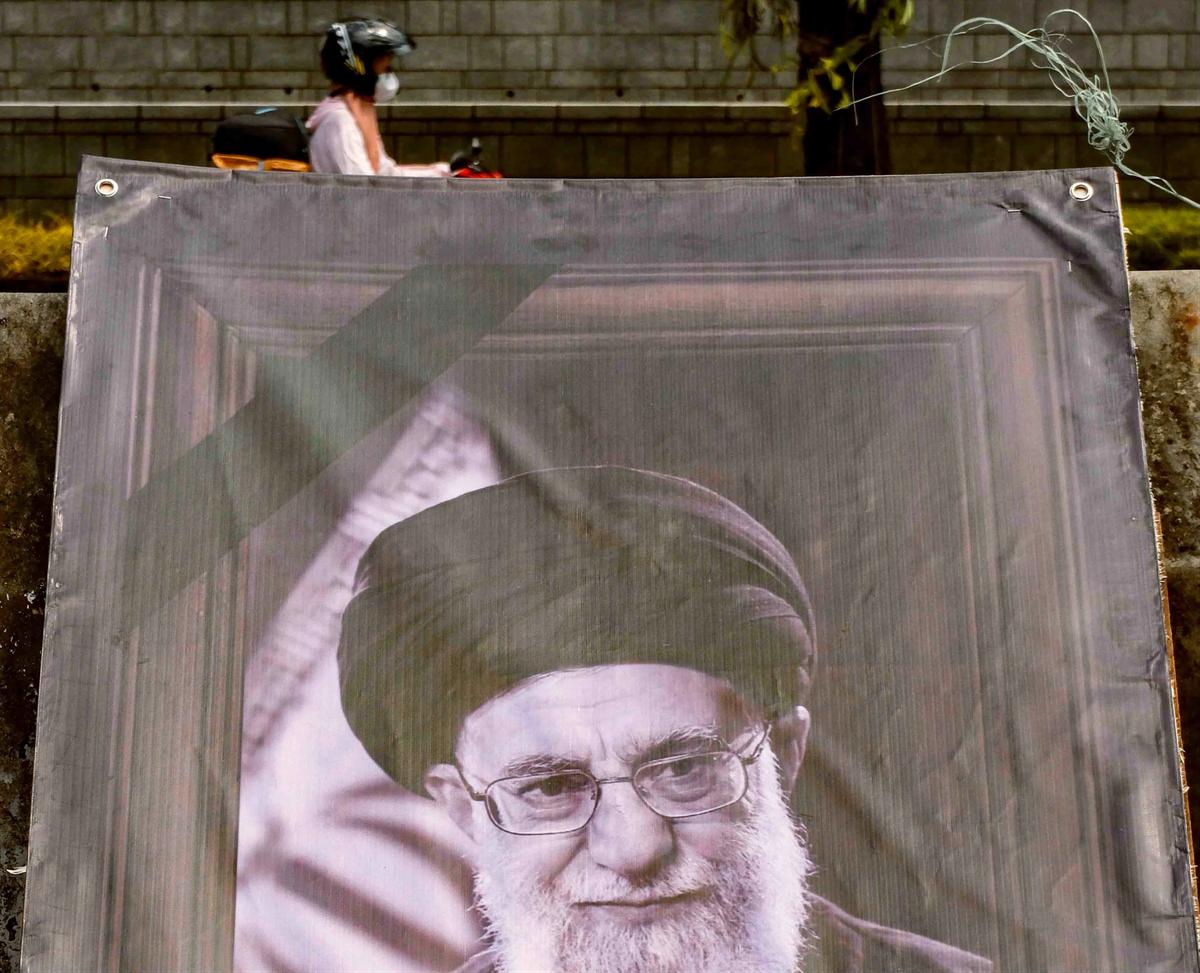FOTO: Aksi Hari Quds di Jakarta Kecam Serangan Militer AS dan Israel ke Iran