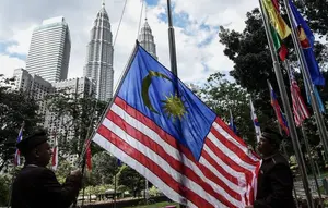 Malaysia Naikkan Upah Minimum Jadi Rp 8,7 Juta Mulai Juni 2027