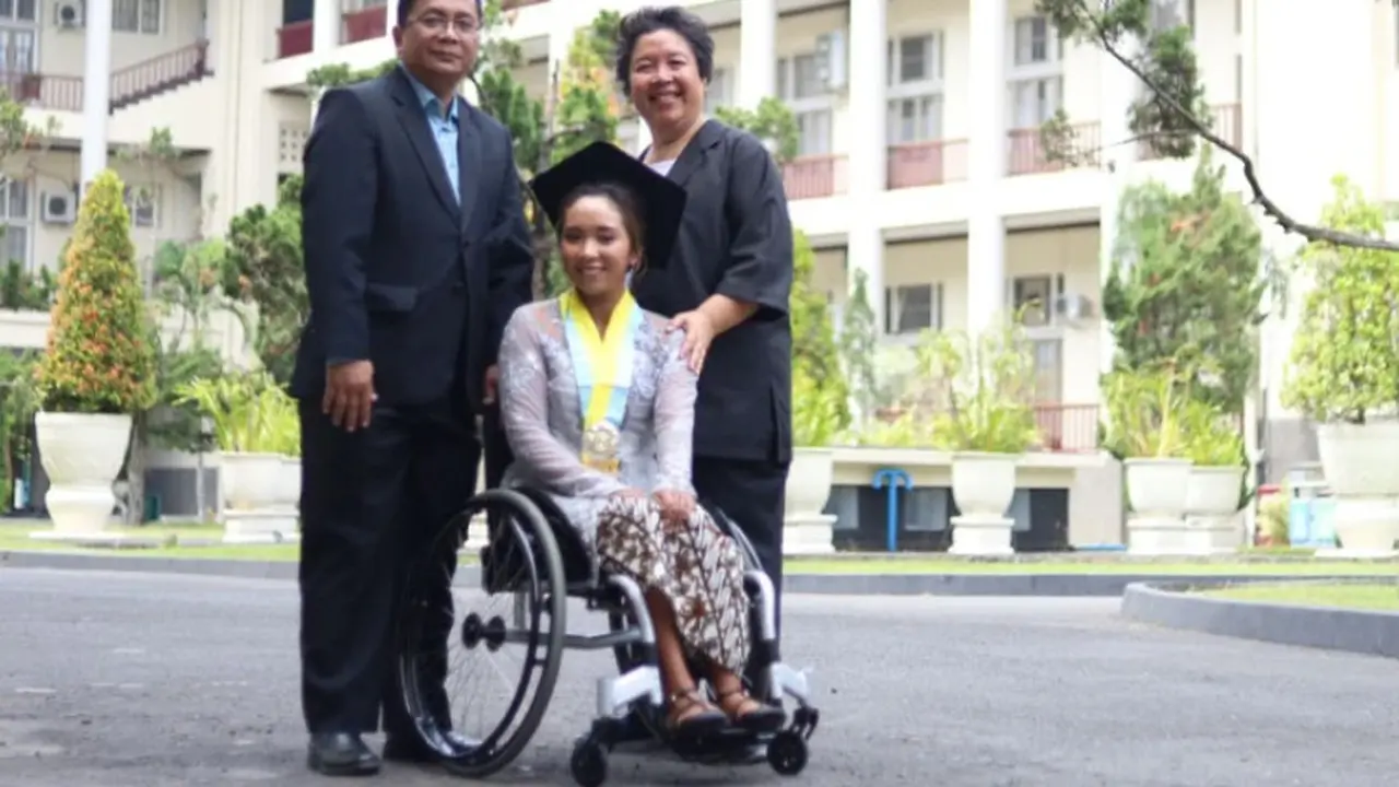 Kenalan dengan Laura Aurelia Atlet Disabilitas yang Jadi Kebanggaan Kampus UGM, Kini Lulus dari Fakultas Psikologi