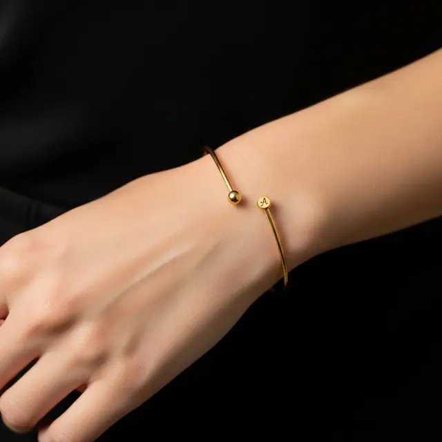 Model Gelang Emas Sederhana Custom dengan Nama Sendiri