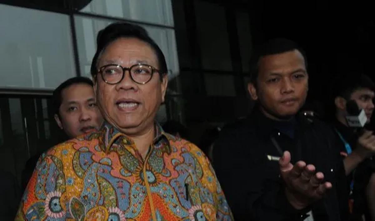 Namun, Agung Laksono menegaskan bahwa peluang Ridwan Kamil menjadi cawapres Ganjar, bukan berarti mantan Gubernur Jawa Barat itu keluar dari Golkar.