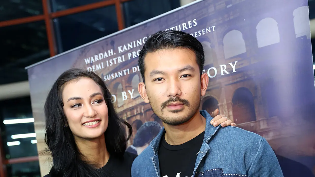 Rio Dewanto dan Atiqah Hasiholan