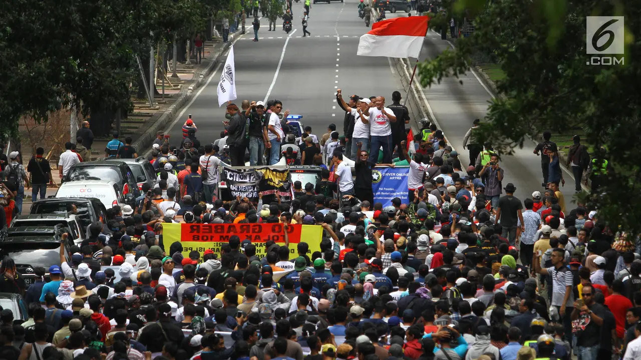 Tolak Permenhub Nomor 108, Ribuan Driver Taksi Online Gelar Unjuk Rasa di Kemenhub