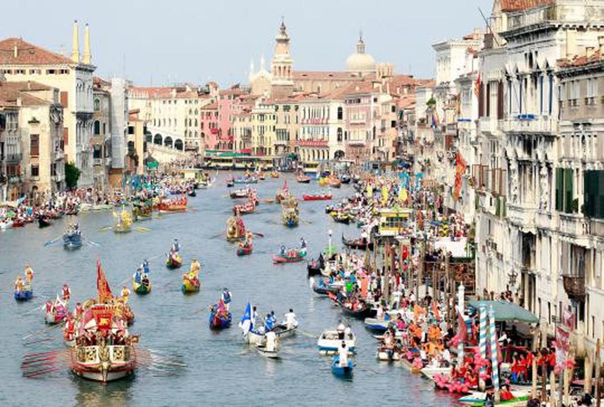 Jalan-jalan ke kota romantis Venesia