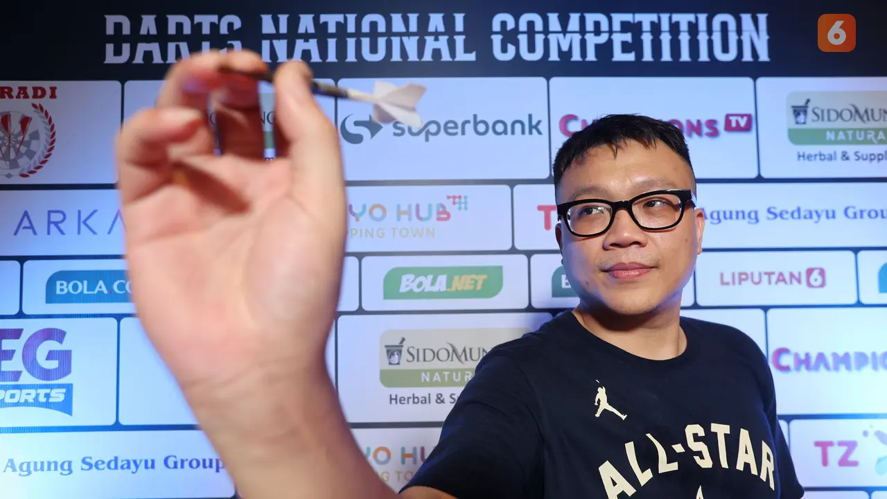 Foto: Aksi Memukau Benny Tandean, Debutan Langsung Jadi Juara Darts National Competition Series 03