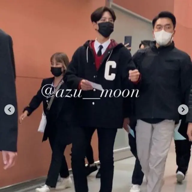Jadi Host MAMA 2022 Hari Kedua, Park Bo Gum Tampil dengan Style Anak Sekolah saat tiba di Jepang