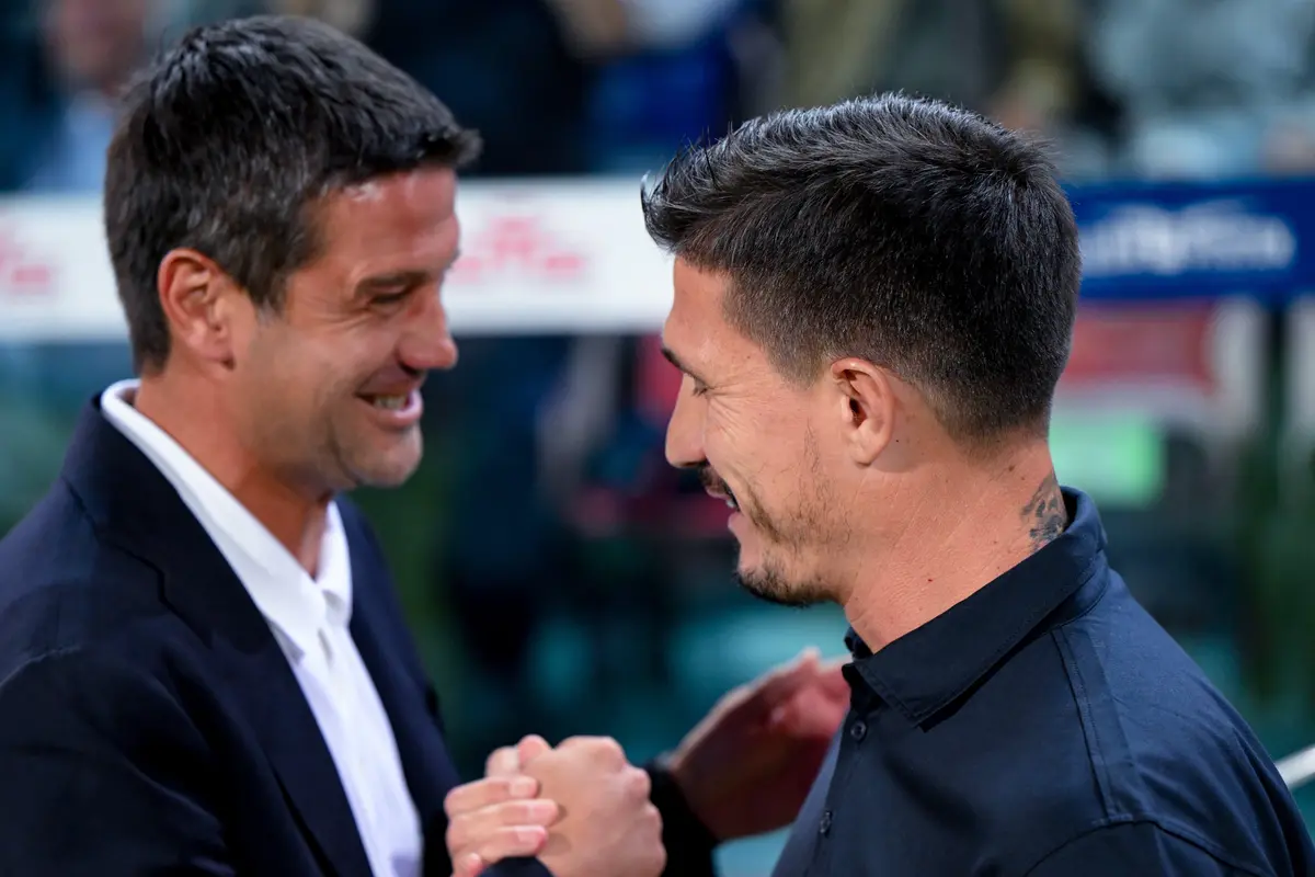 Pelatih Cagliari, Fabio Pisacane, dan pelatih Inter, Cristian Chivu
