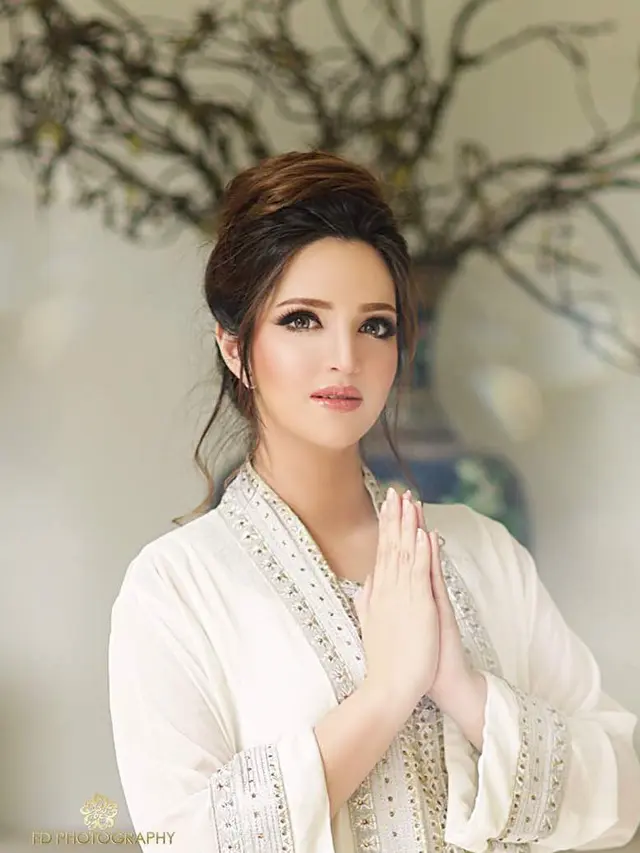 [Bintang] Nia Ramadhani