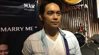 Donnie Sibarani saat peluncuran single terbarunya yang berjudul Will You Marry Me di Hard Rock Cafe, Jakarta, Rabu (7/3/2018)