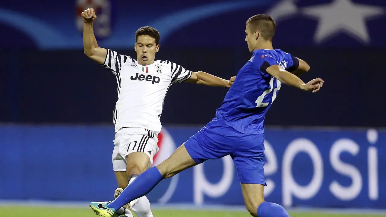 Gelandang Juventus Hernanes (AP Photo/Darko Bandic)
