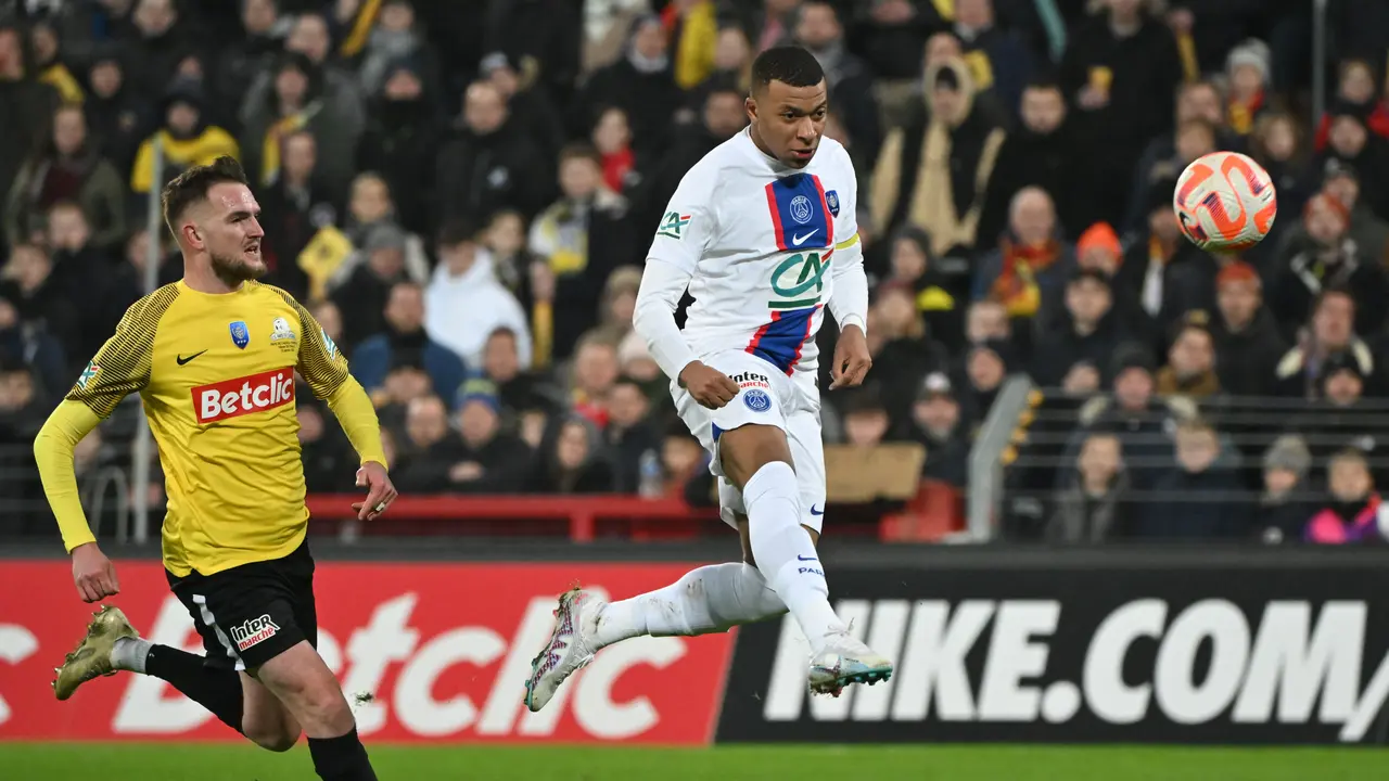 Aksi-Aksi Klyian Mbappe saat Ukir Sejarah Mencetak Lima Gol di PSG