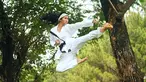 Sudah sejak tahun 2017, sosok Claresta Taufan menghiasi layar kaca Indonesia. Awalnya ia dikenal sebagai host dalam sebuah acara pertualangan. Dari sinilah ia mulai banyak muncul dan bermain FTV. Selain itu sebagai atlet karate ia sudah banyak menorehkan berbagai prestasi. (Liputan6.com/IG/@clarestaufan)