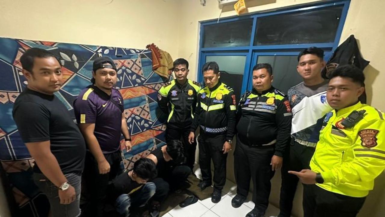 Polisi Satlantas Ringkus Pengedar Sabu Karawang, Berawal dari Tilang Helm