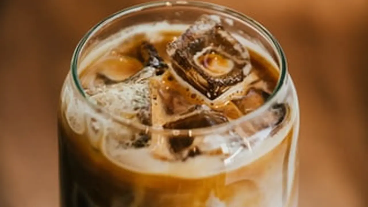 Iced Tiramisu Latte