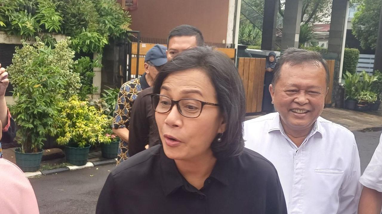 "Terima kasih semuanya," kata Sri Mulyani usai mencoblos di TPS 73 Bintaro Sektor 3A, Kelurahan Pondok Karya, Kecamatan Pondok Aren, Kota Tangerang Selatan, Rabu (14/2).