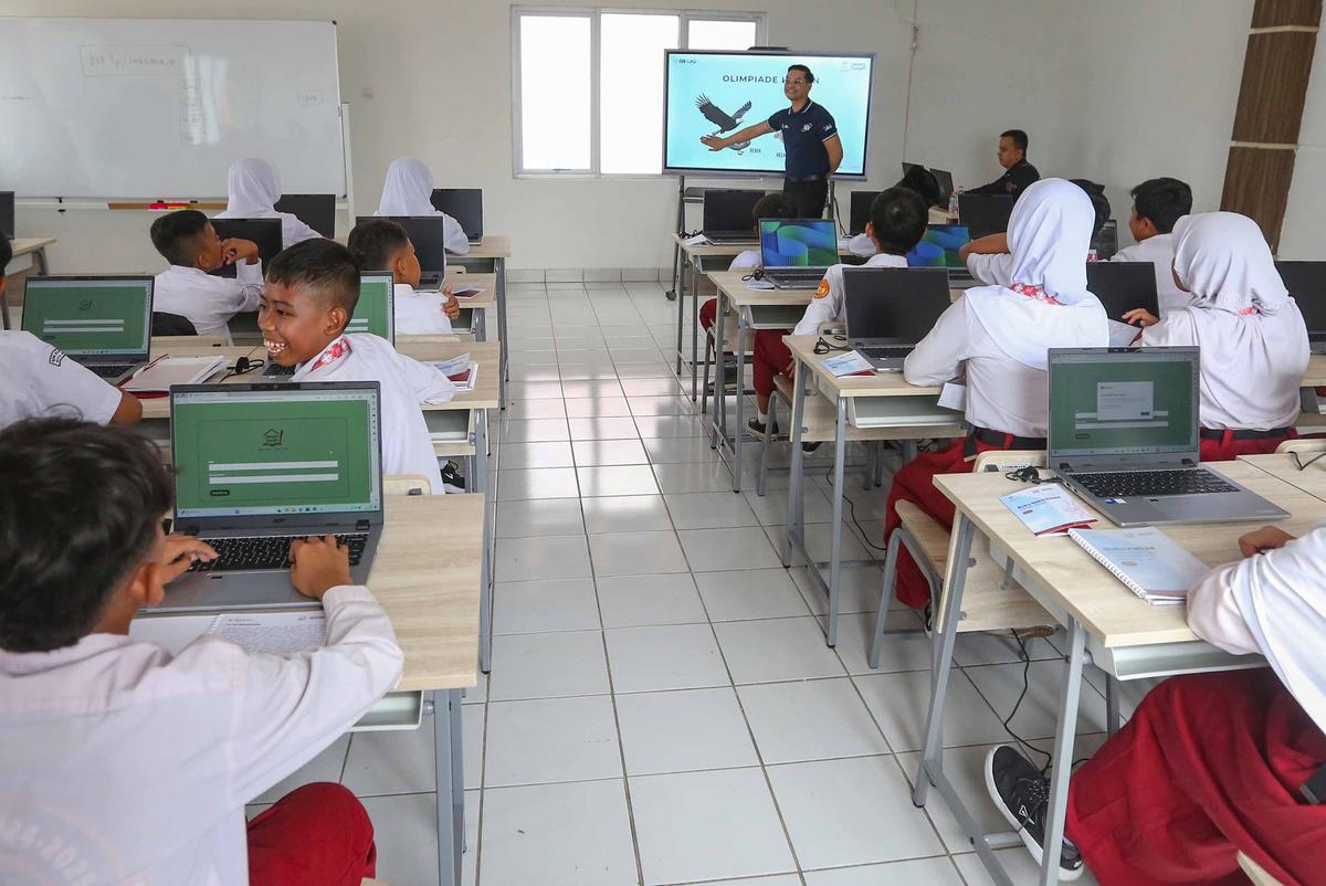 FOTO: Hari Pertama Penuh Semangat di Sekolah Rakyat